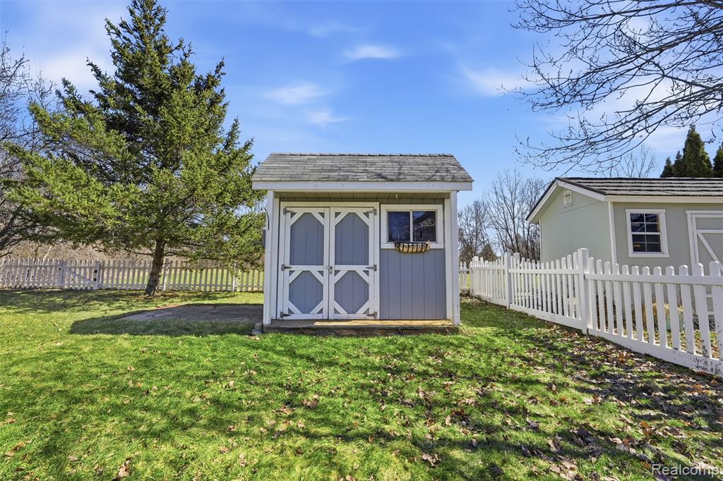 455 Waverly Lane, Howell, MI 48843 — Photo 36