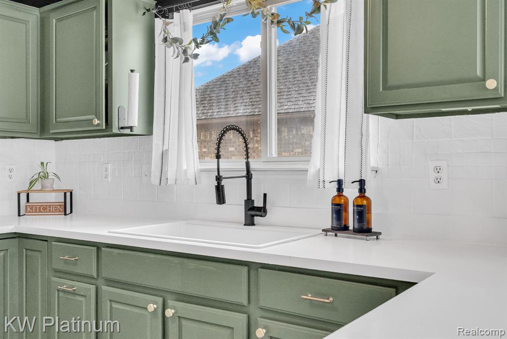 51963 Kings Pointe Drive, New Baltimore, MI 48047 — Photo 12