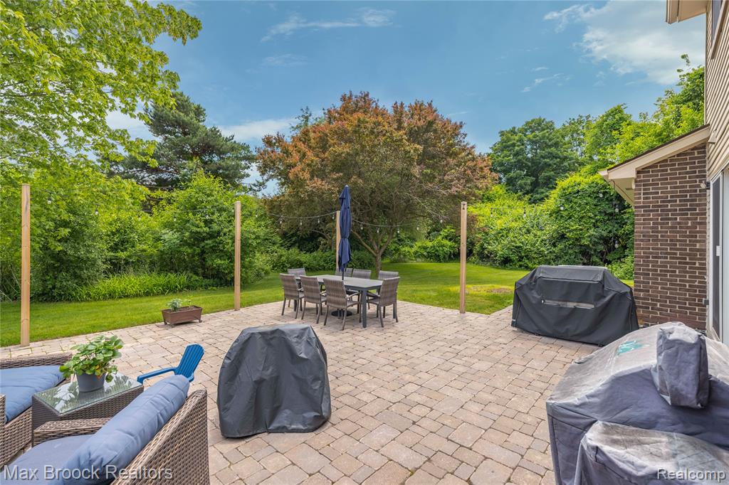 6247 Carpathian Court, West Bloomfield, MI 48324 — Photo 41