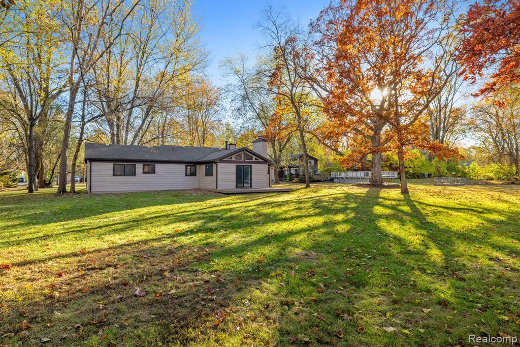 8695 Pacton Drive, Shelby Twp, MI 48317 — Photo 32