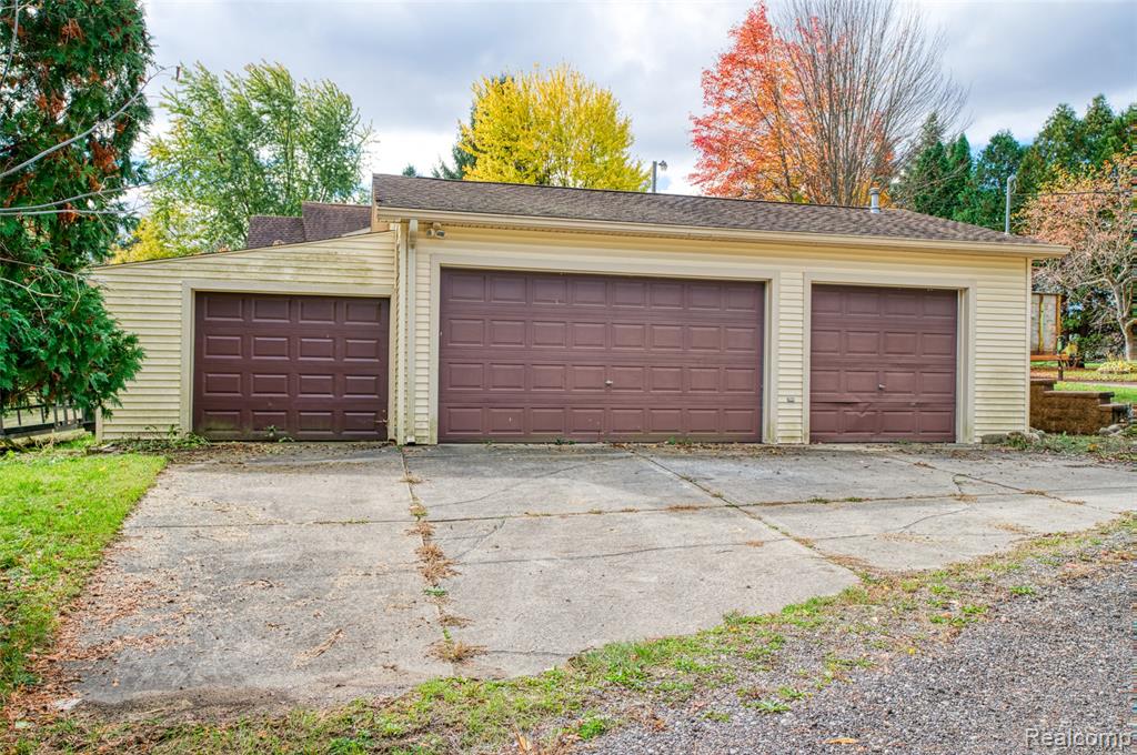 680 S 680 s hacker Road, Brighton, MI 48114 — Photo 21