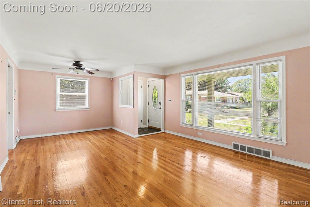 8260 Arnold Street, Dearborn Heights, MI 48127 — Photo 5