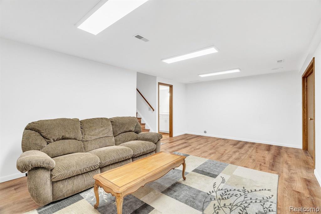 836 BOUTELL Drive, Grand Blanc, MI 48439 — Photo 47