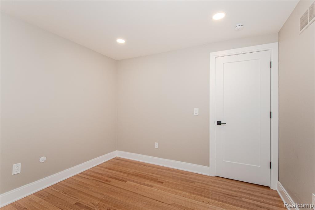 21993 Riverview Drive, Beverly Hills, MI 48025 — Photo 49