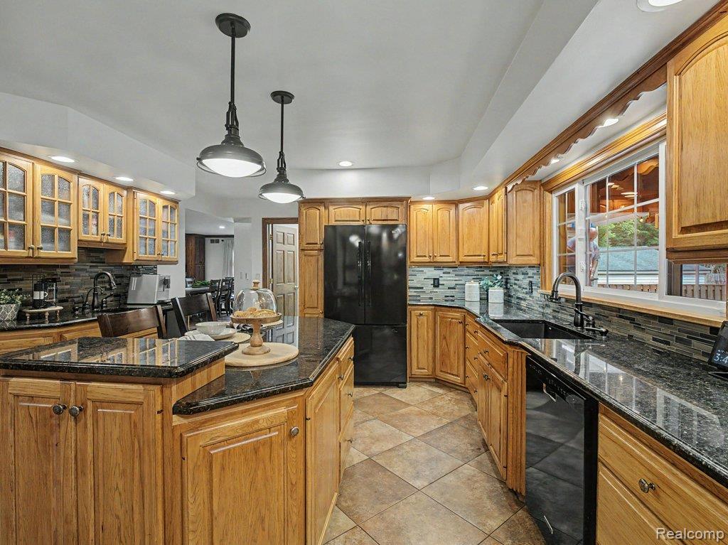 1010 Genesee Drive, Royal Oak, MI 48073 — Photo 13