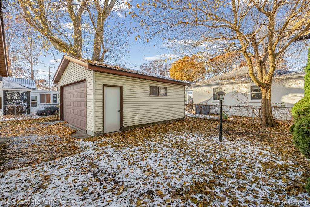 3004 Maplewood Drive, Fort Gratiot, MI 48059 — Photo 28