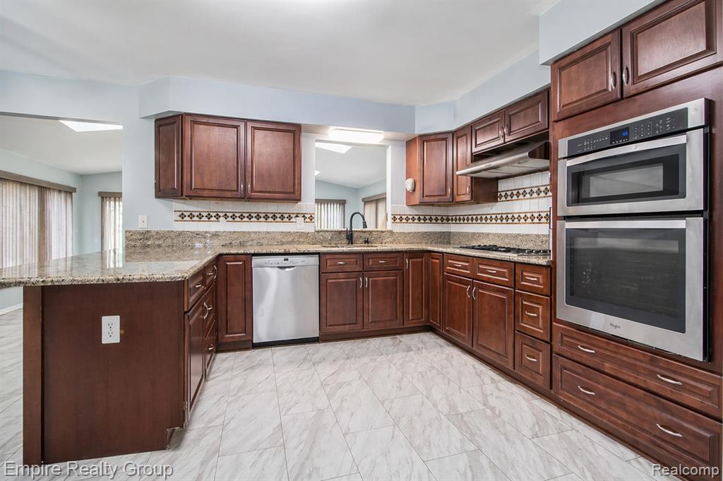 23840 Brentwood Drive, Trenton, MI 48183 — Photo 3