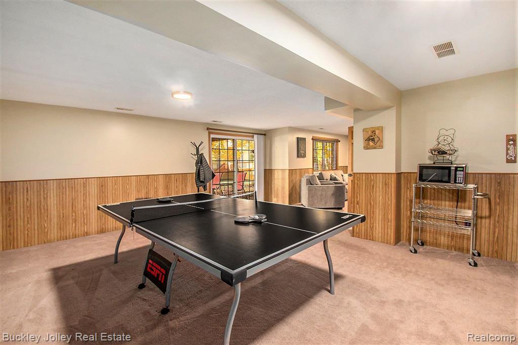 928 WOODRIDGE HILLS Drive, 83, Brighton, MI 48116 — Photo 17