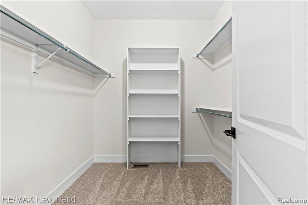 7836 Trailside Court, West Bloomfield, MI 48323 — Photo 16