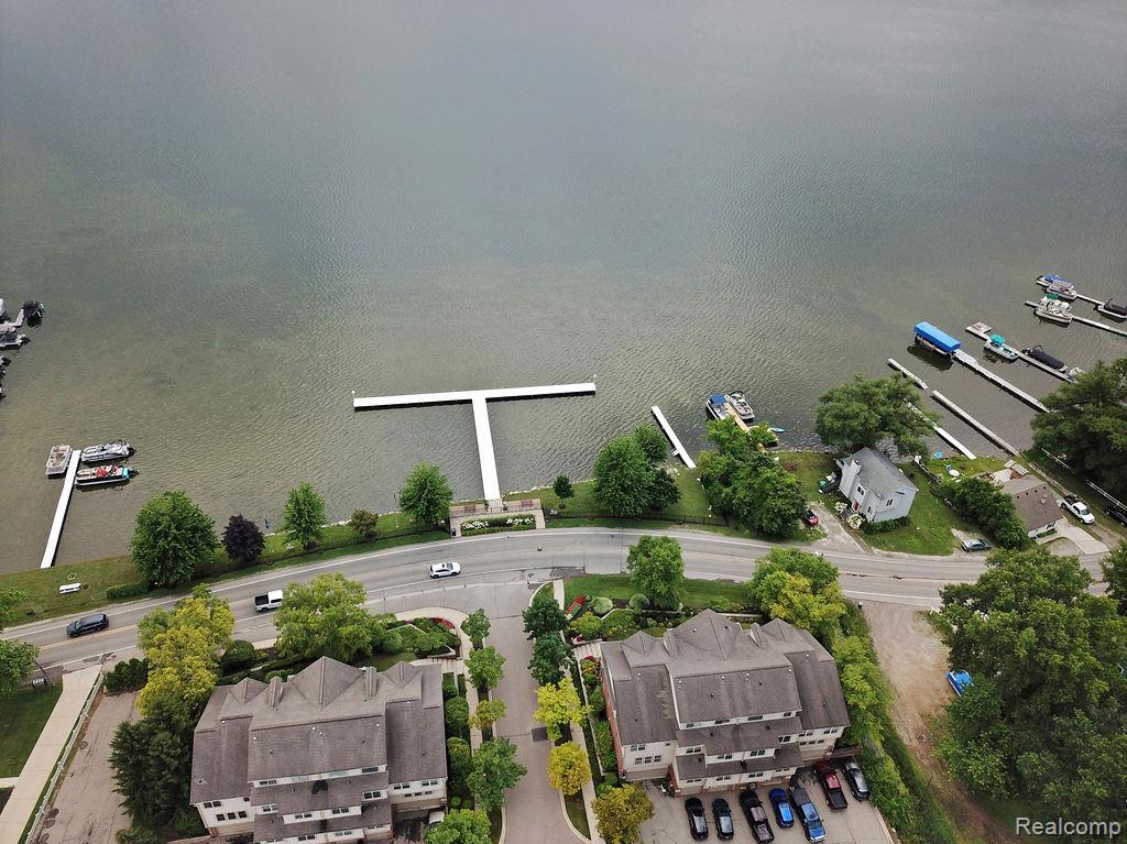 490 Village Drive, Walled Lake, MI 48390 — Photo 25