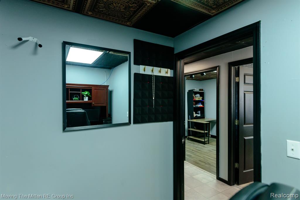 573 E Huron River Drive, Belleville, MI 48111 — Photo 33