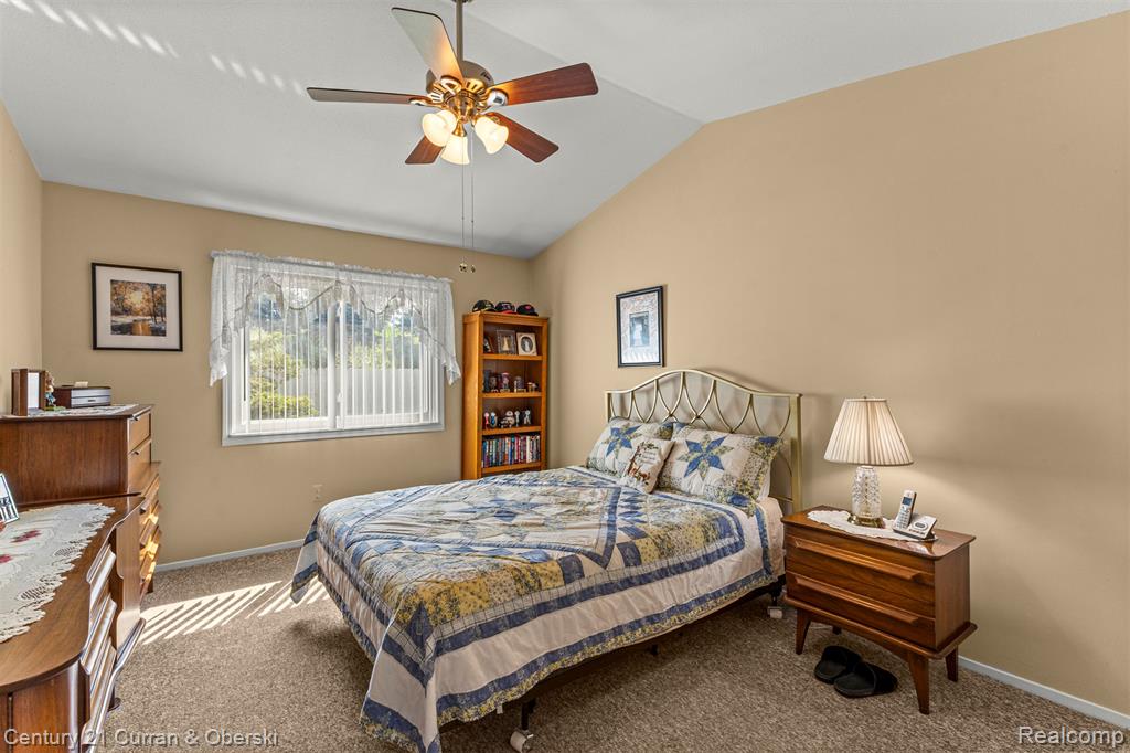 698 Ravencrest Lane, Westland, MI — Photo 21