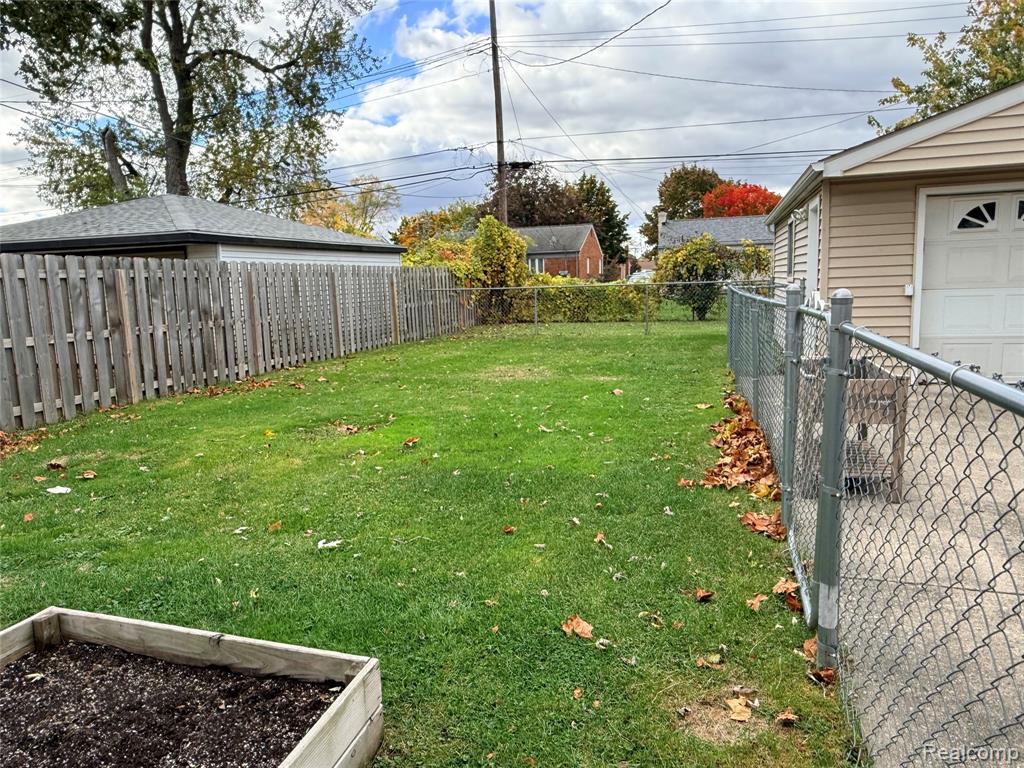 6649 Burnly Street W, Garden City, MI — Photo 18