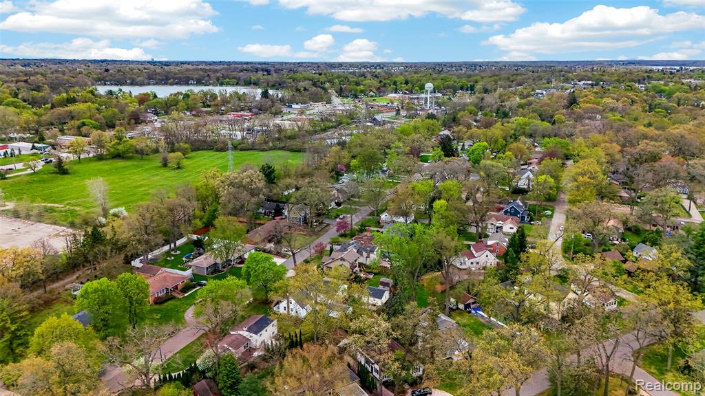 1430 Benvenue Street, Sylvan Lake, MI 48320 — Photo 56