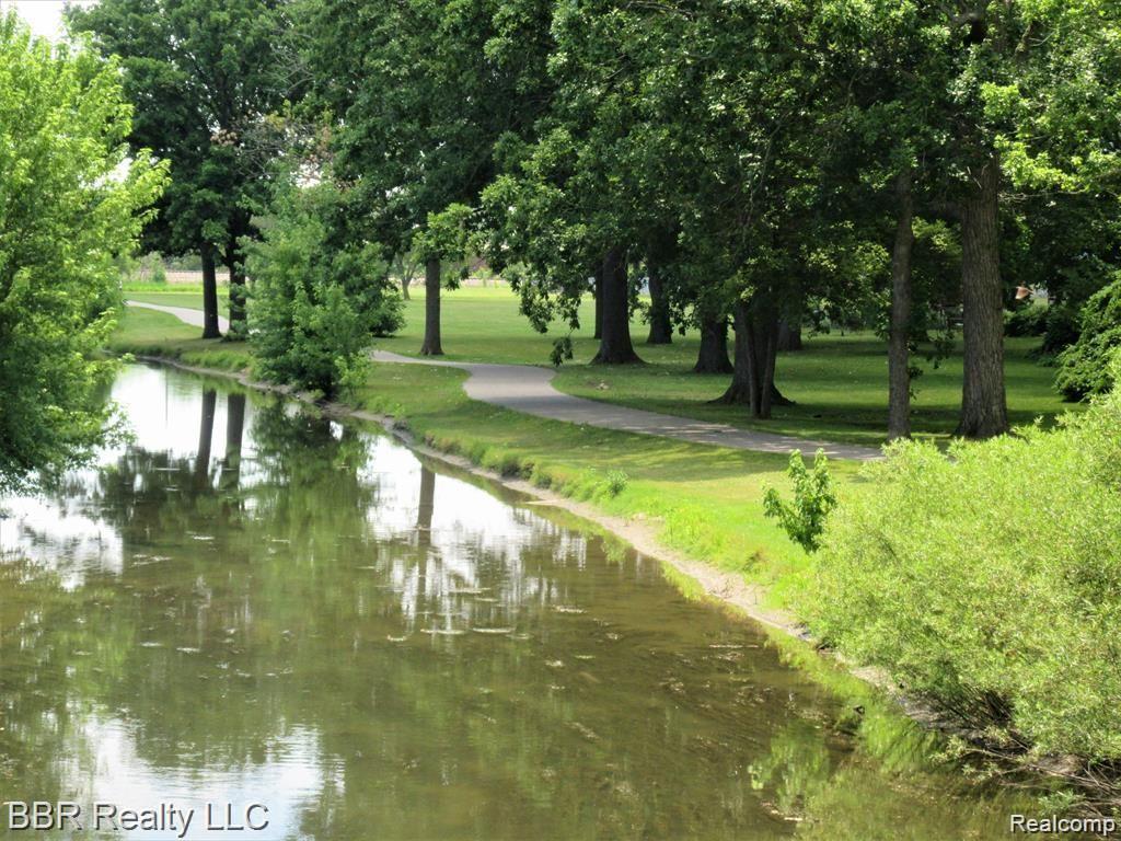 5485 GREENWAY Drive, Trenton, MI, 48183