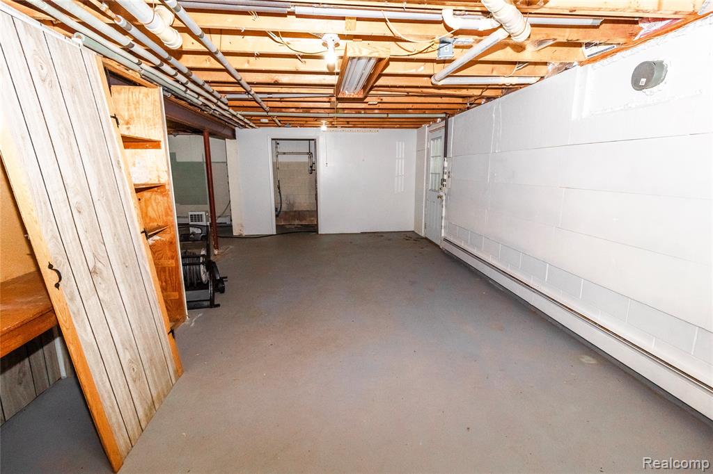 9051 Vienna Road, Otisville, MI 48463 — Photo 35