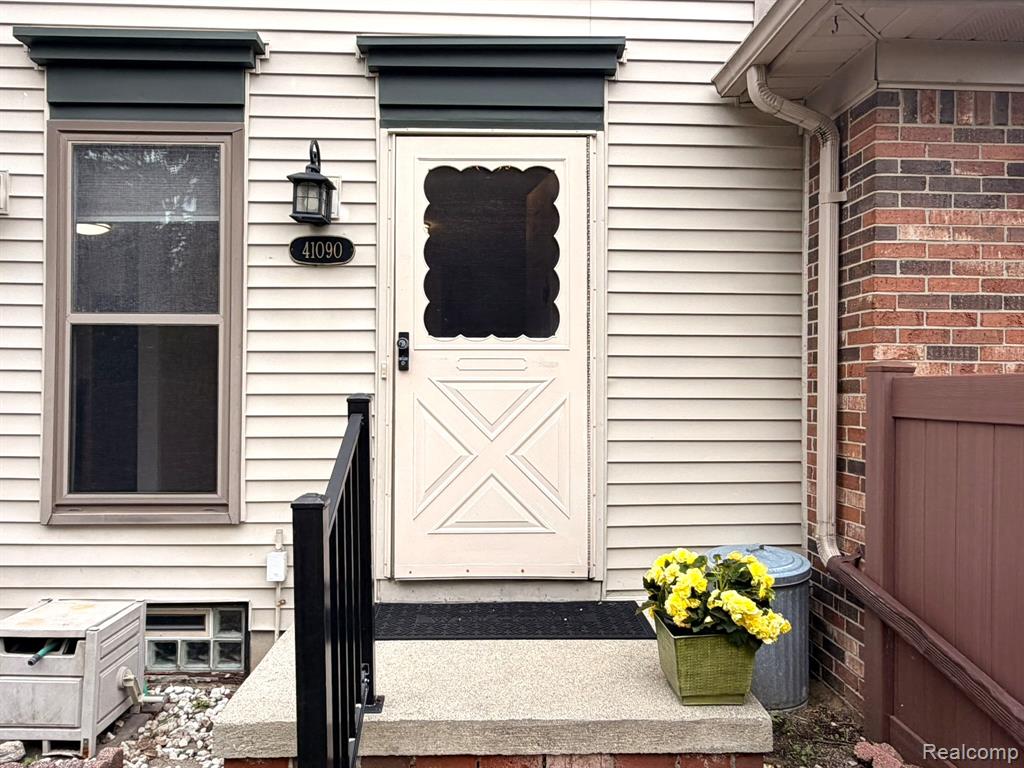 41090 Southwind Drive, Canton, MI 48188 — Photo 2