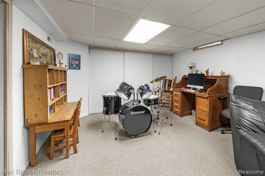 6907 W Knollwood Circle, West Bloomfield, MI — Photo 35
