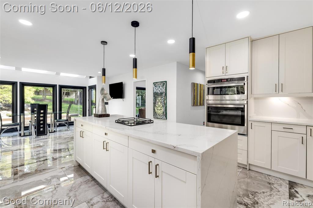 3176 Chambord Drive, West Bloomfield, MI 48323 — Photo 11