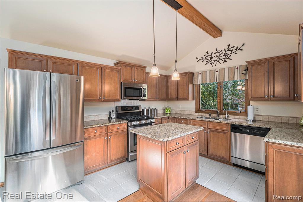 8323 FAWN VALLEY Drive, Clarkston, MI 48348 — Photo 13