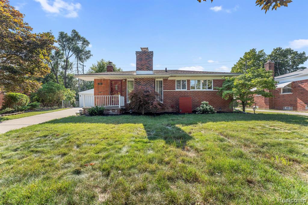 2440 Sherwood Street, Trenton, MI 48183