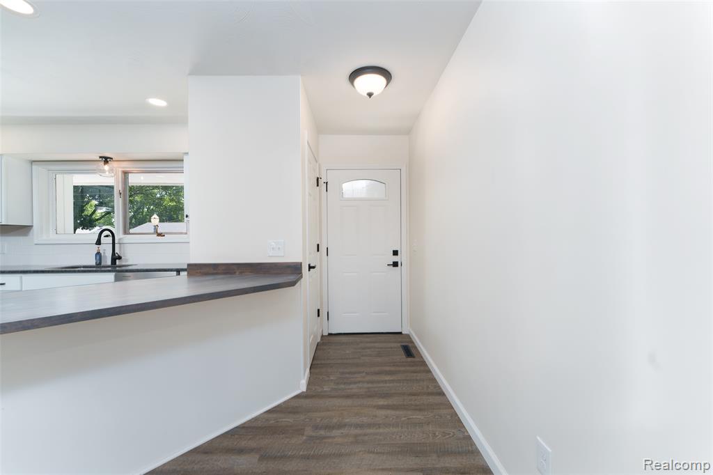 6201 Lerner Way, Lansing, MI 48911 — Photo 21