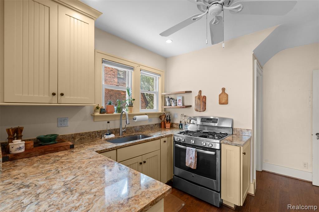 414 Cloverly Road, Grosse Pointe Farms, MI 48236 — Photo 27