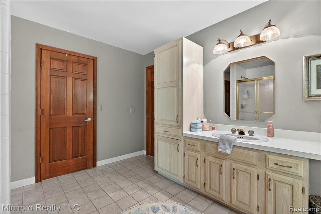 670 Green Creek Lane, Oxford, MI 48371 — Photo 30