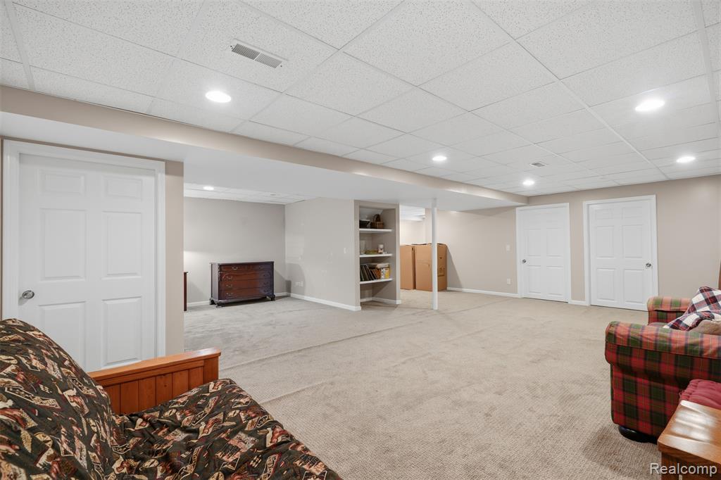 3477 Amber Oaks Drive, Howell, MI 48855 — Photo 24