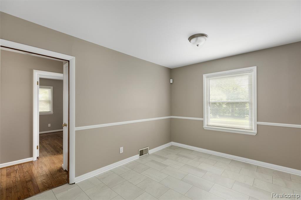 4410 Rosewold Avenue, Royal Oak, MI 48073 — Photo 6
