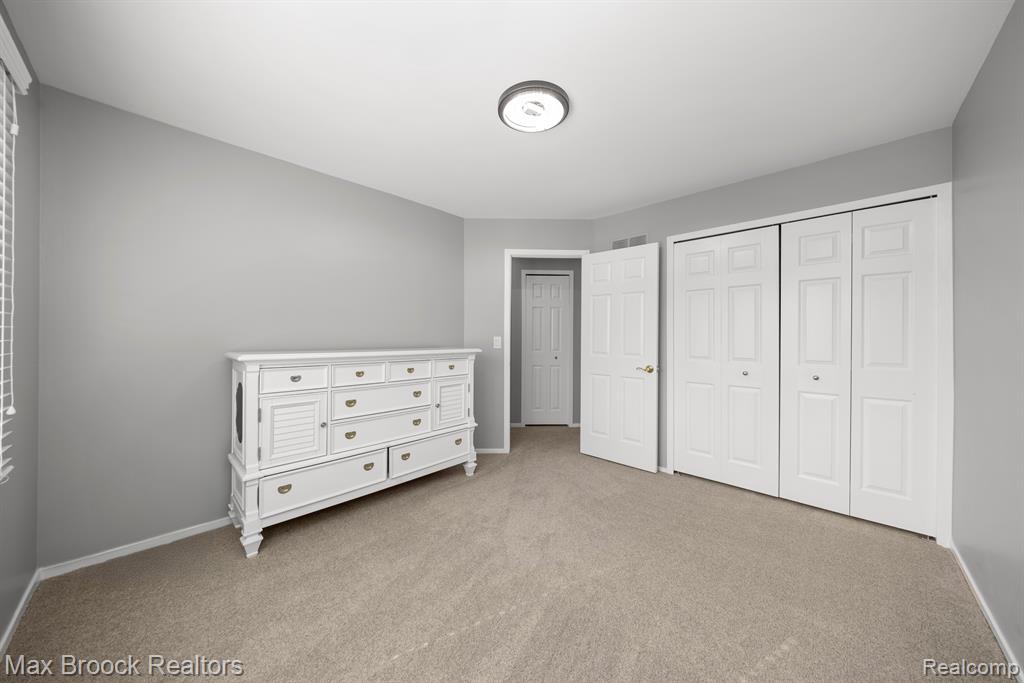 5547 MAPLE LEAF Court, West Bloomfield, MI — Photo 31