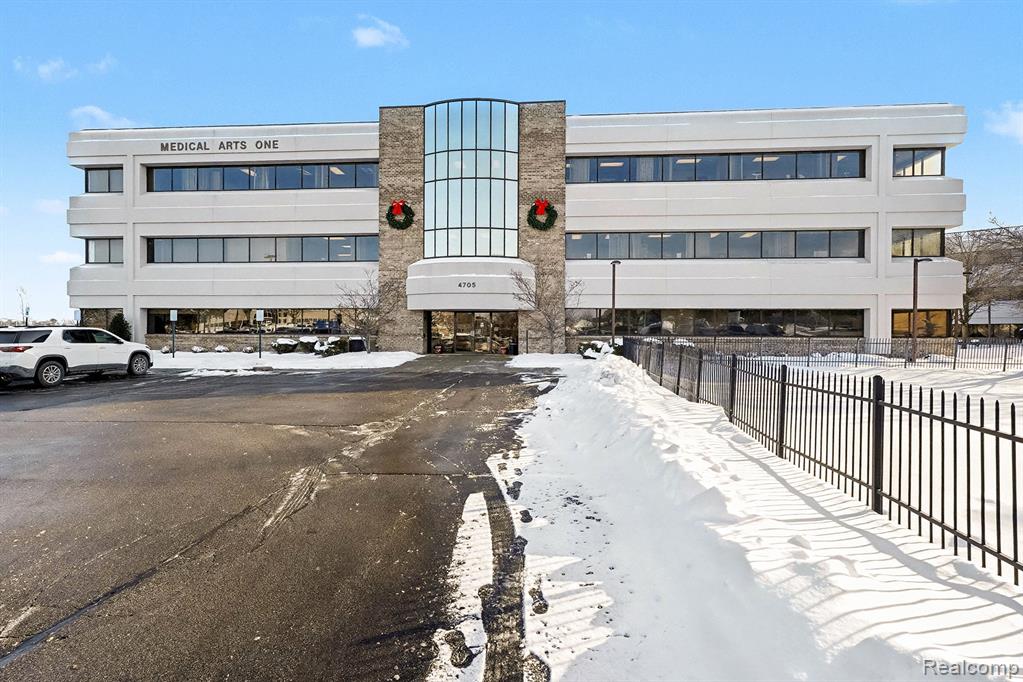 4705 Towne Centre Road, 304, Saginaw, MI 48604 — Photo 4