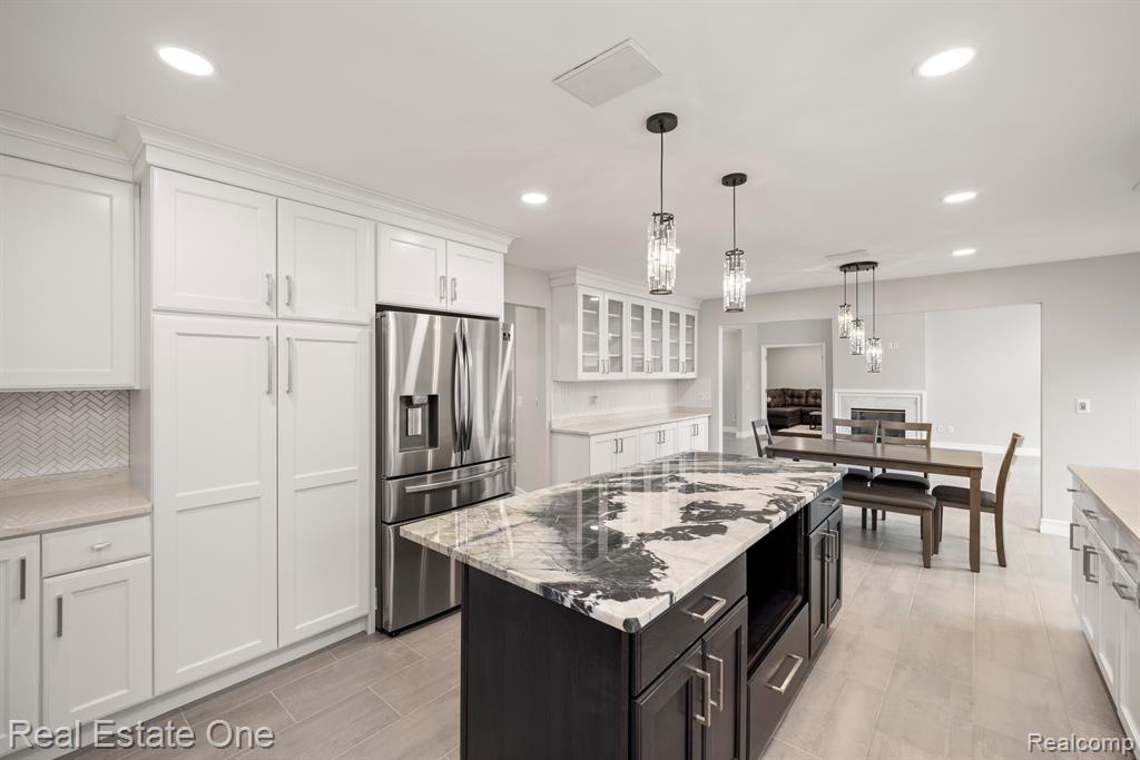 6246 Lindsay Court, West Bloomfield, MI 48324 — Photo 21
