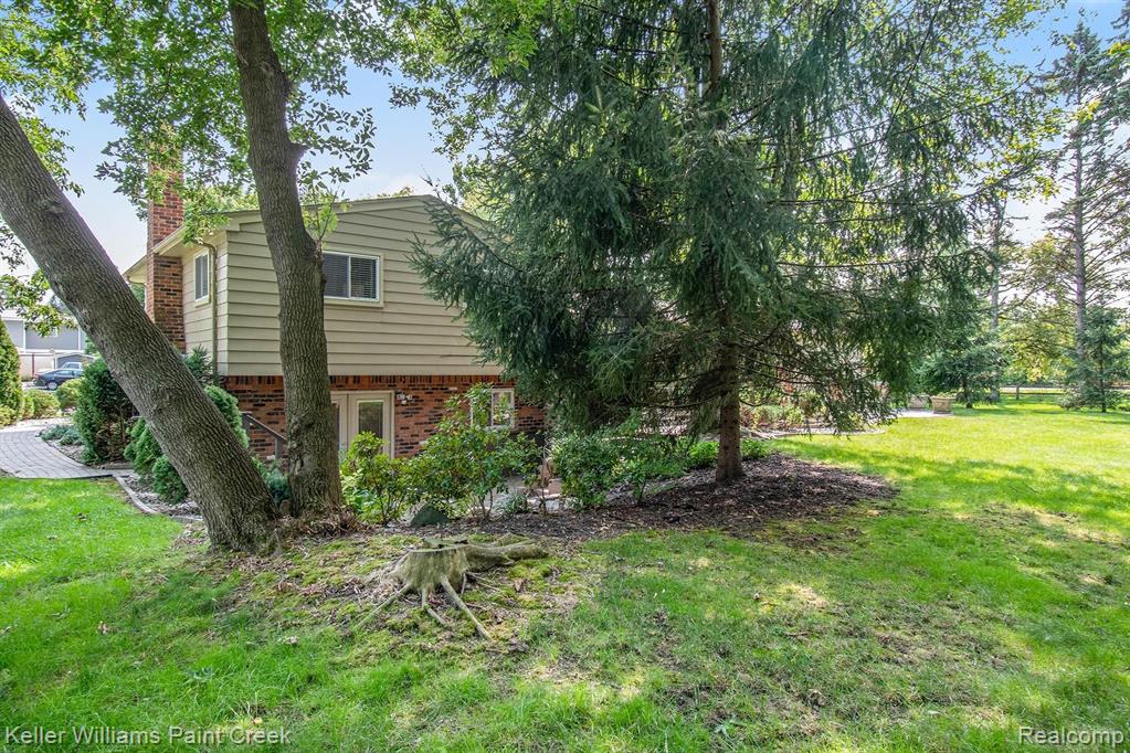 7374 WOODRIDGE Road, West Bloomfield, MI — Photo 23