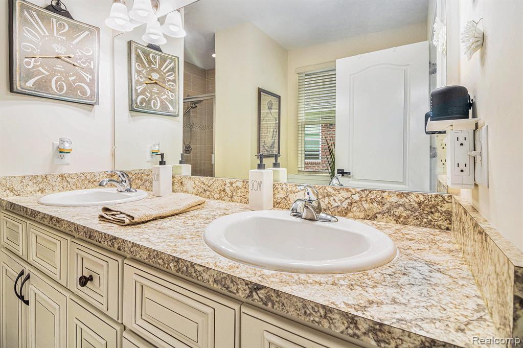 7970 Russell Drive, Westland, MI — Photo 17