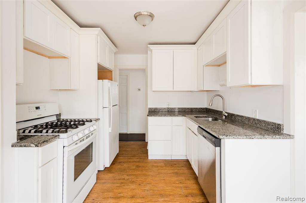 432 Eastlawn Street, Detroit, MI 48215 — Photo 6