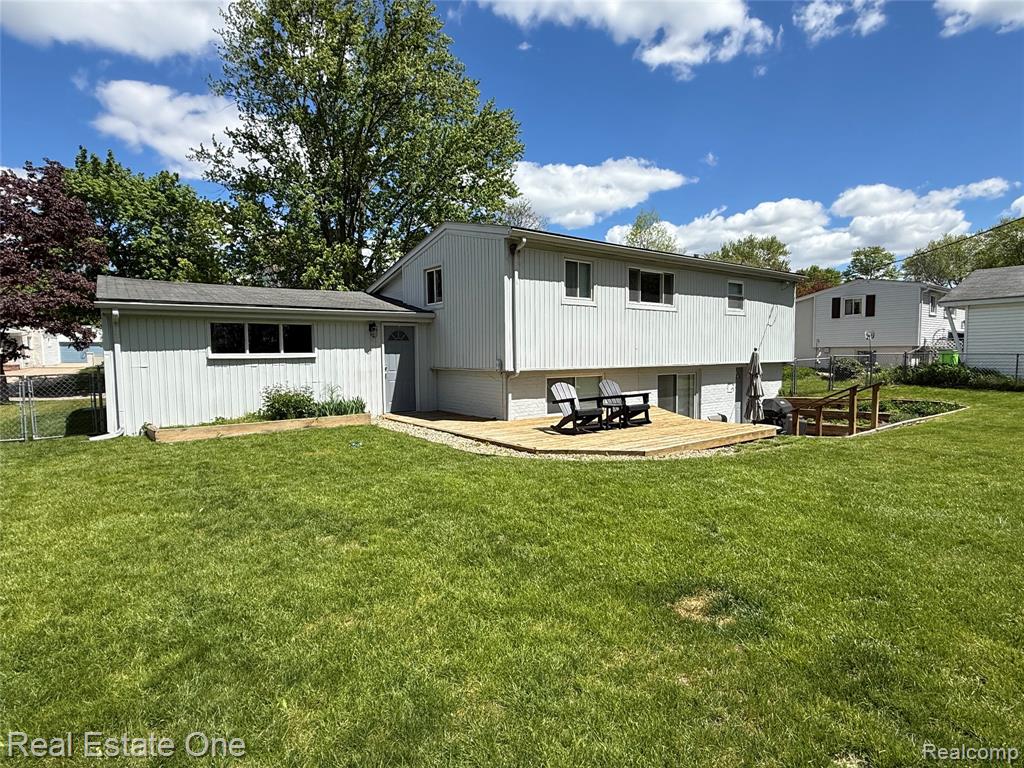 303 N Hill Circle, Rochester, MI 48307 — Photo 14