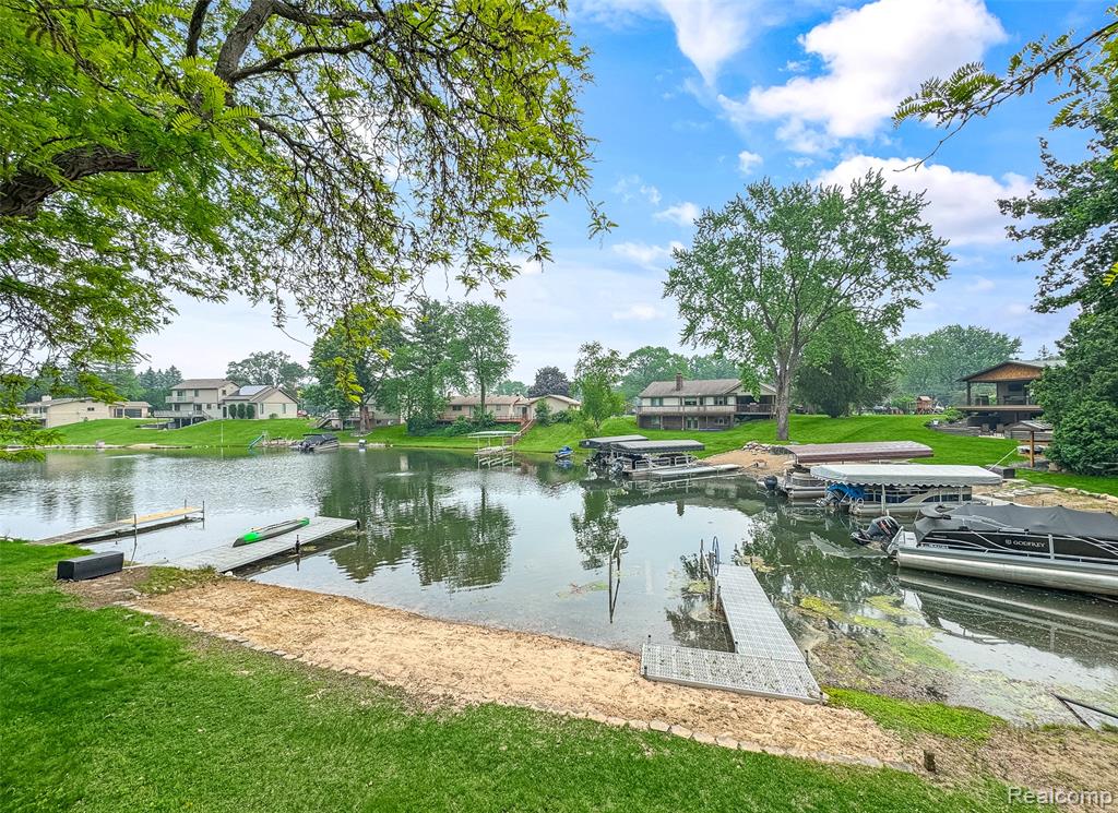 3978 CHANDA, Highland, MI 48356 — Photo 75