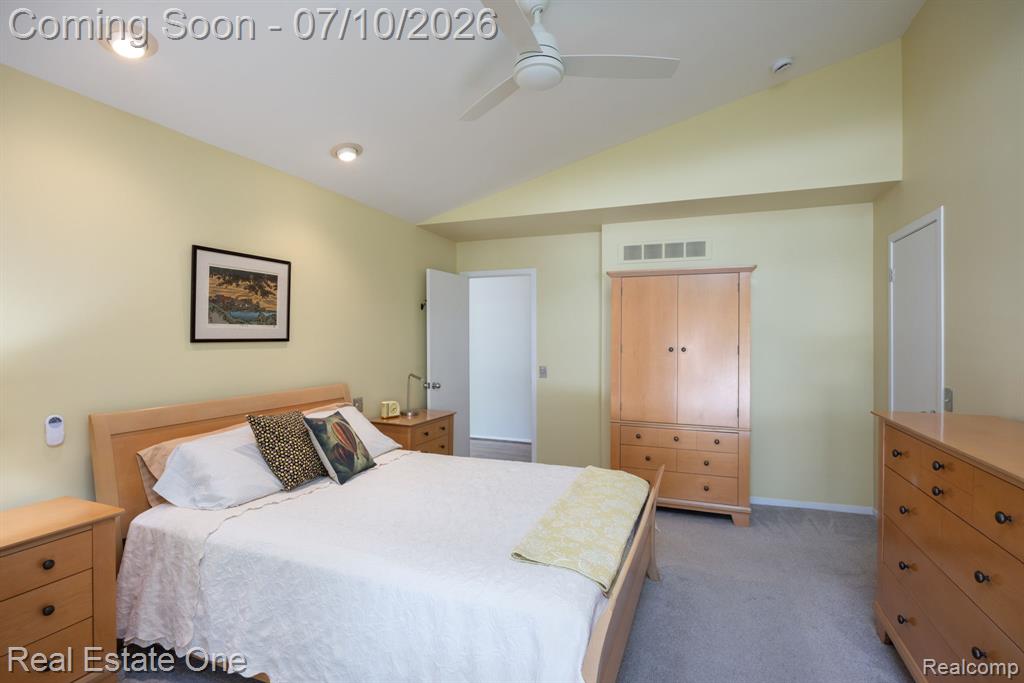 986 River Bend Drive, Rochester Hills, MI 48307 — Photo 12