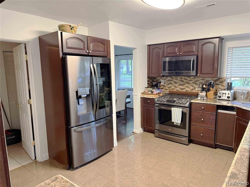 1475 Avondale Street, Sylvan Lake, MI 48320 — Photo 4