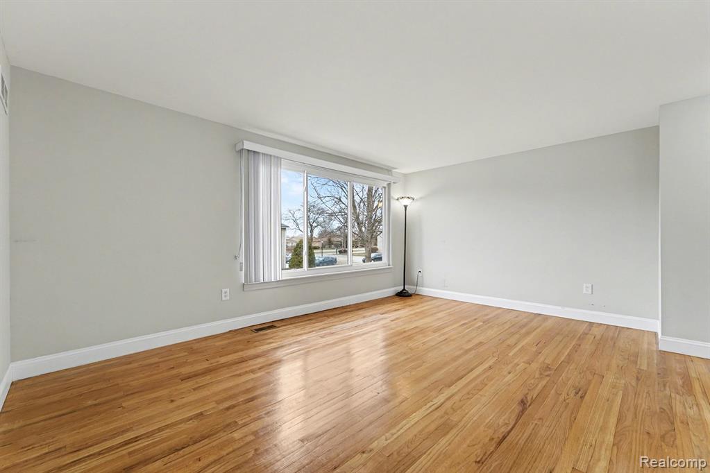8691 Kennedy Circle, Unit #4, Warren, MI 48093 — Photo 10
