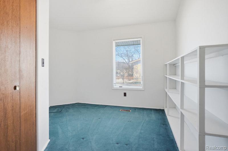 9136 Shinanguag Drive, Goodrich Vlg, MI — Photo 22