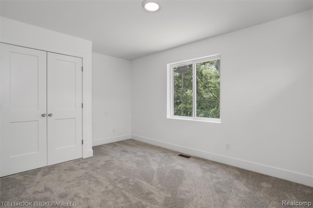 57 N. Roselawn, Pontiac, MI 48342 — Photo 24