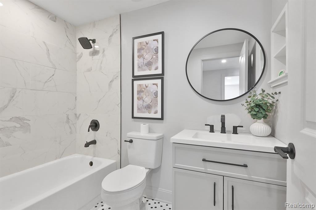 39920 BAROQUE Boulevard, Clinton Twp, MI 48038 — Photo 28