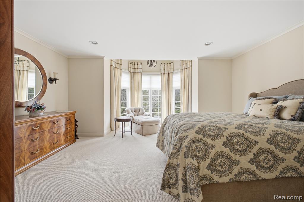 5230 Clarendon Crest Street, Bloomfield Hills, MI 48302 — Photo 36