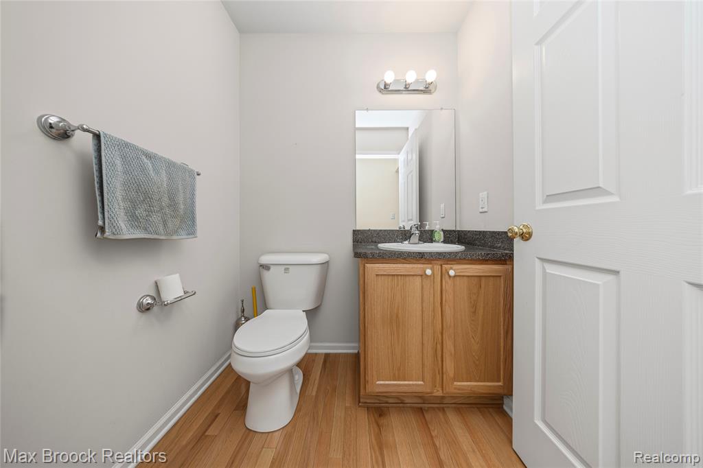 71 DONNA Court, Waterford, MI 48327 — Photo 13