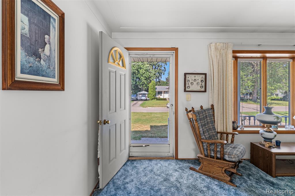 4323 Ashlawn Drive, Flint, MI 48507 — Photo 6
