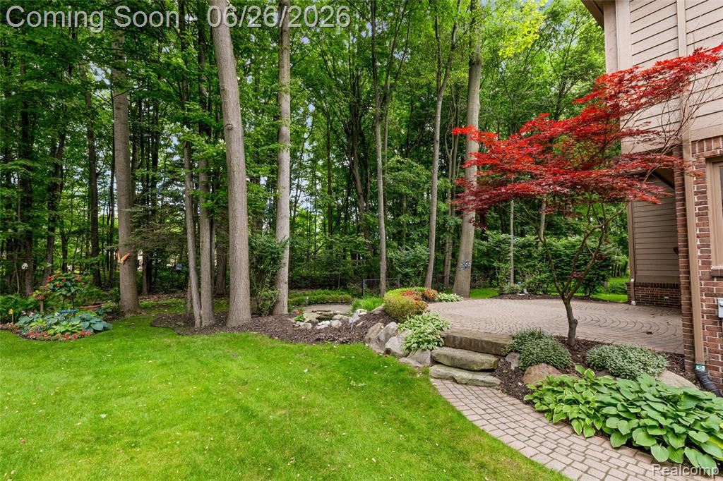 2176 Oakwood Drive, Troy, MI 48085 — Photo 33