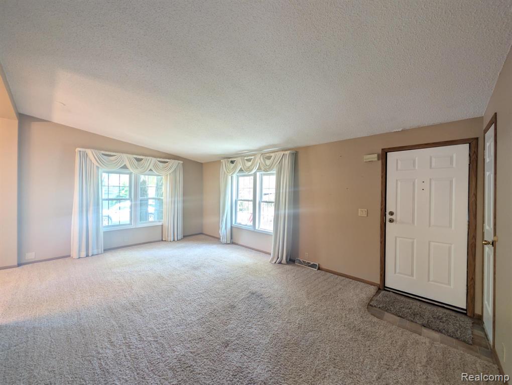 636 Park View, Clio, MI 48420 — Photo 16