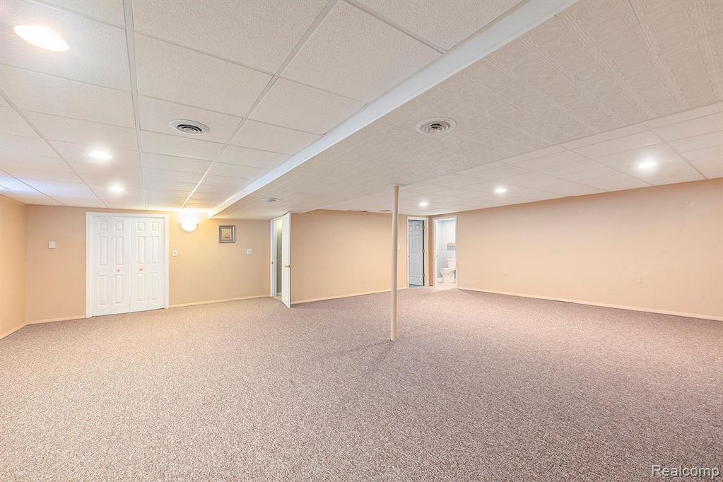 44427 Patricia Drive, Sterling Heights, MI 48314 — Photo 21
